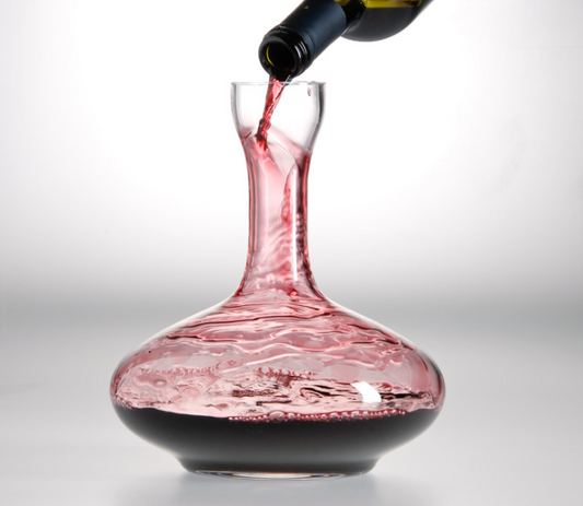 Los 5 accesorios que todo bebedor de vino debería tener en casa